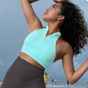 Motionwear * Zip Front Halter * PA